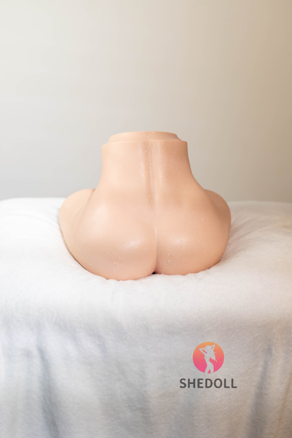 - Silicone 11kg/24.25lbs Sex Doll