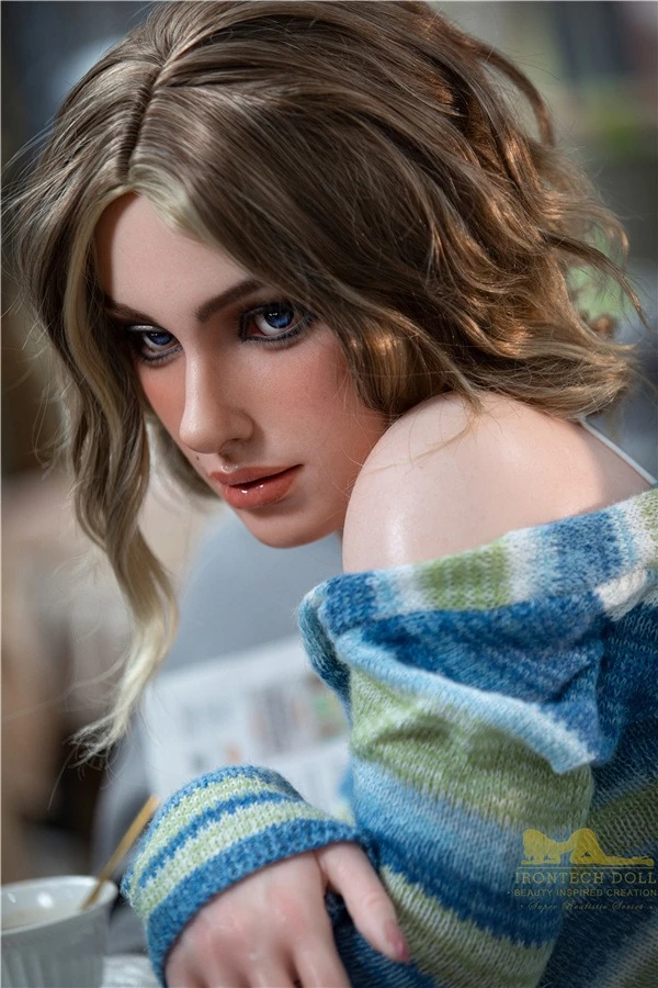 Real Life Curvy Short Hair Sex Doll Luna 152cm