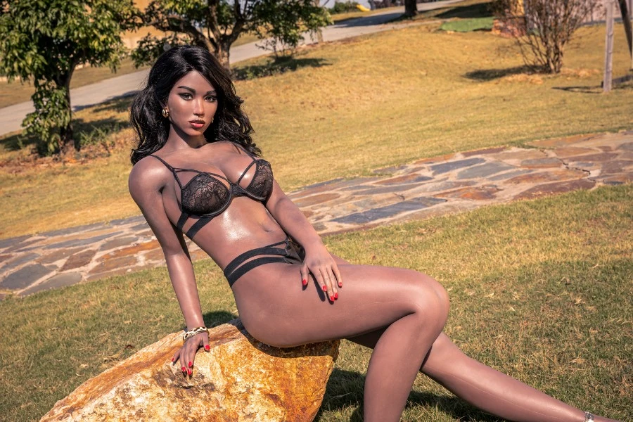 Super Realistic Busty Tall Black Sex Doll Sunniva 172cm