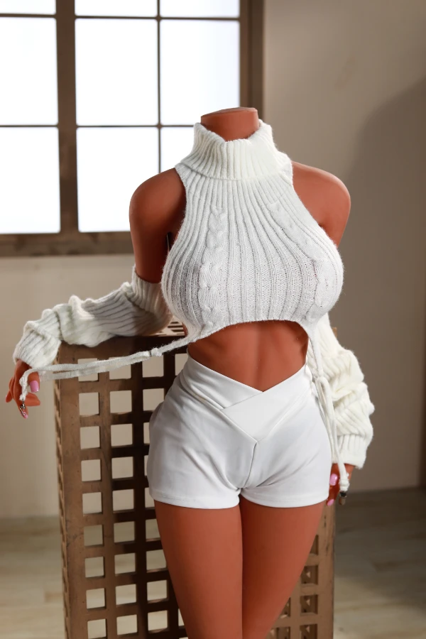 Mature Thin Blonde Smiling Sex Doll Maddison 158cm