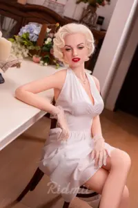 Marilyn-Monroe-18.jpg-1.webp