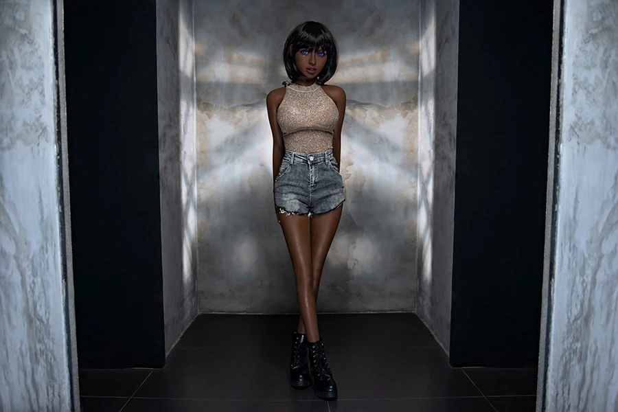 Sexy Short Hair Black Sex Doll Isabella 148cm