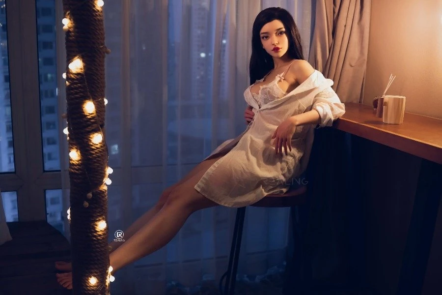Realistic Sexy Mature Sex Doll Elyse 164cm