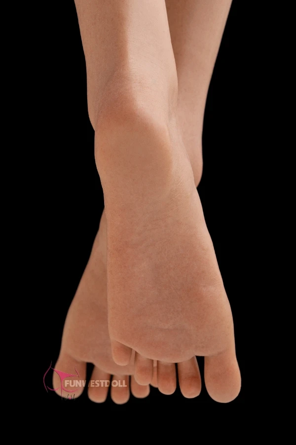 157cm G Cup Super Realistic Busty Silicone Sex Doll Lyra (Real Skin Texture, Soft Head, Free Clothes)