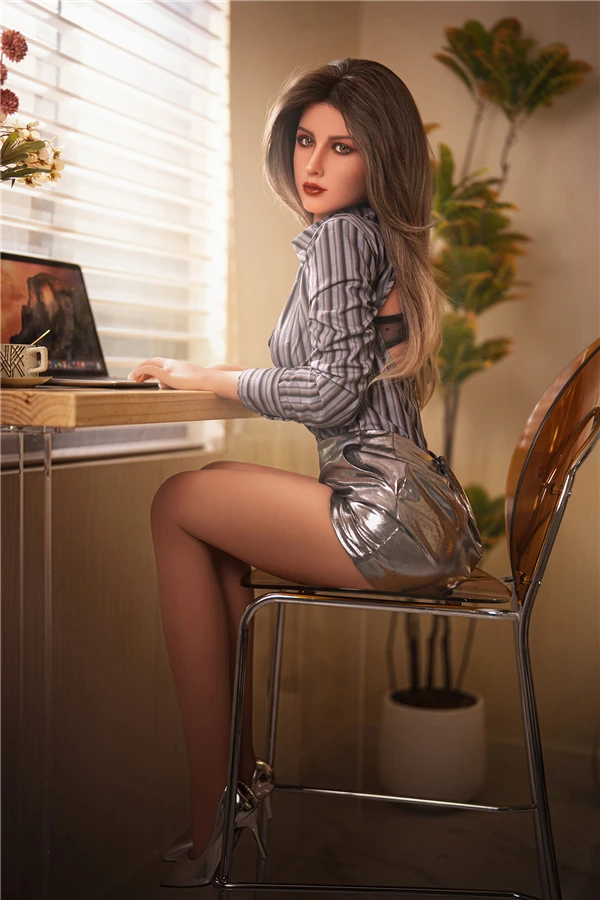 Super Realistic Female Sex Doll Alma 166cm ( Silicone Head )