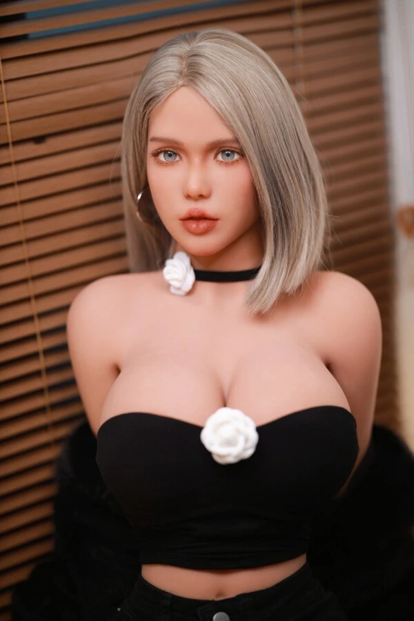 Realistic Busty Female Sex Doll Elianna 158cm