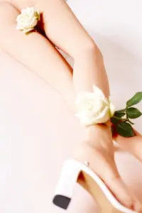 White-rose-ThinY-Leg-8.jpg.webp