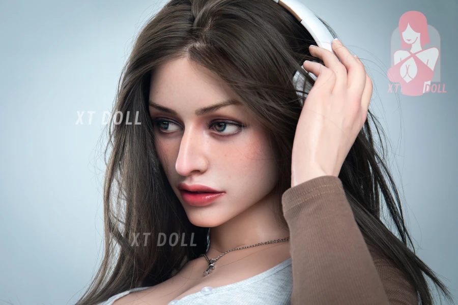162cm G-cup European Realistic Busty Sex Doll Everleigh