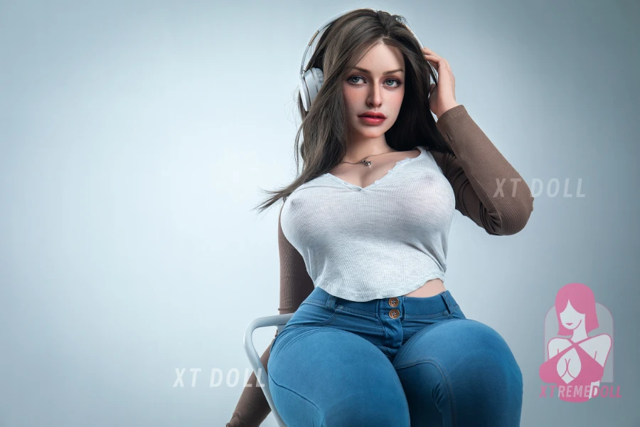 162cm G-cup European Realistic Busty Sex Doll Everleigh