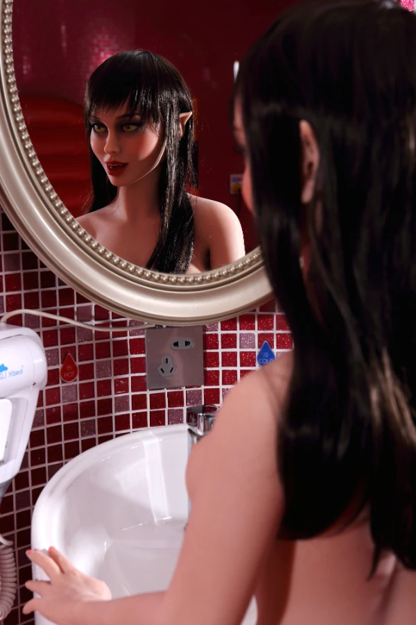 148cm D-cup Vampire Sex Doll Carman