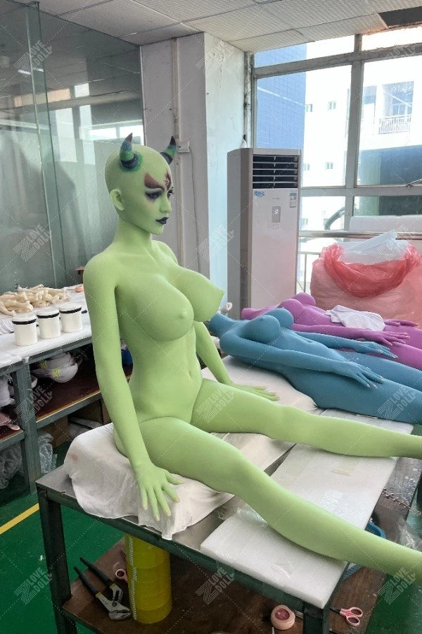 Mysterious Green Skin Alien Sex Doll Ayleen 168cm