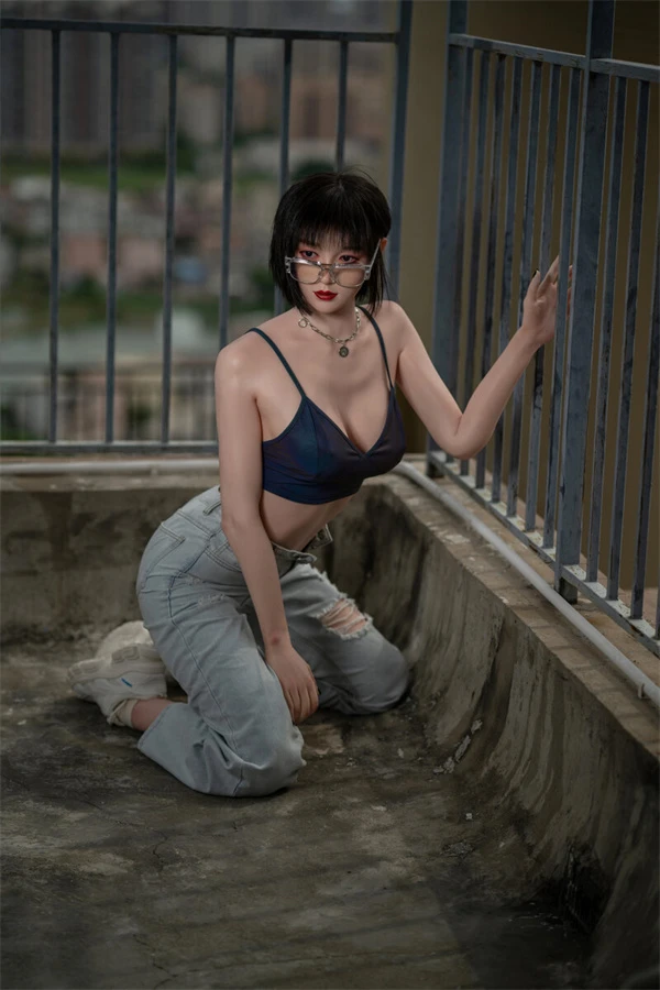 170cm C-cup Real Life Asian Fashion Sex Doll Bianca